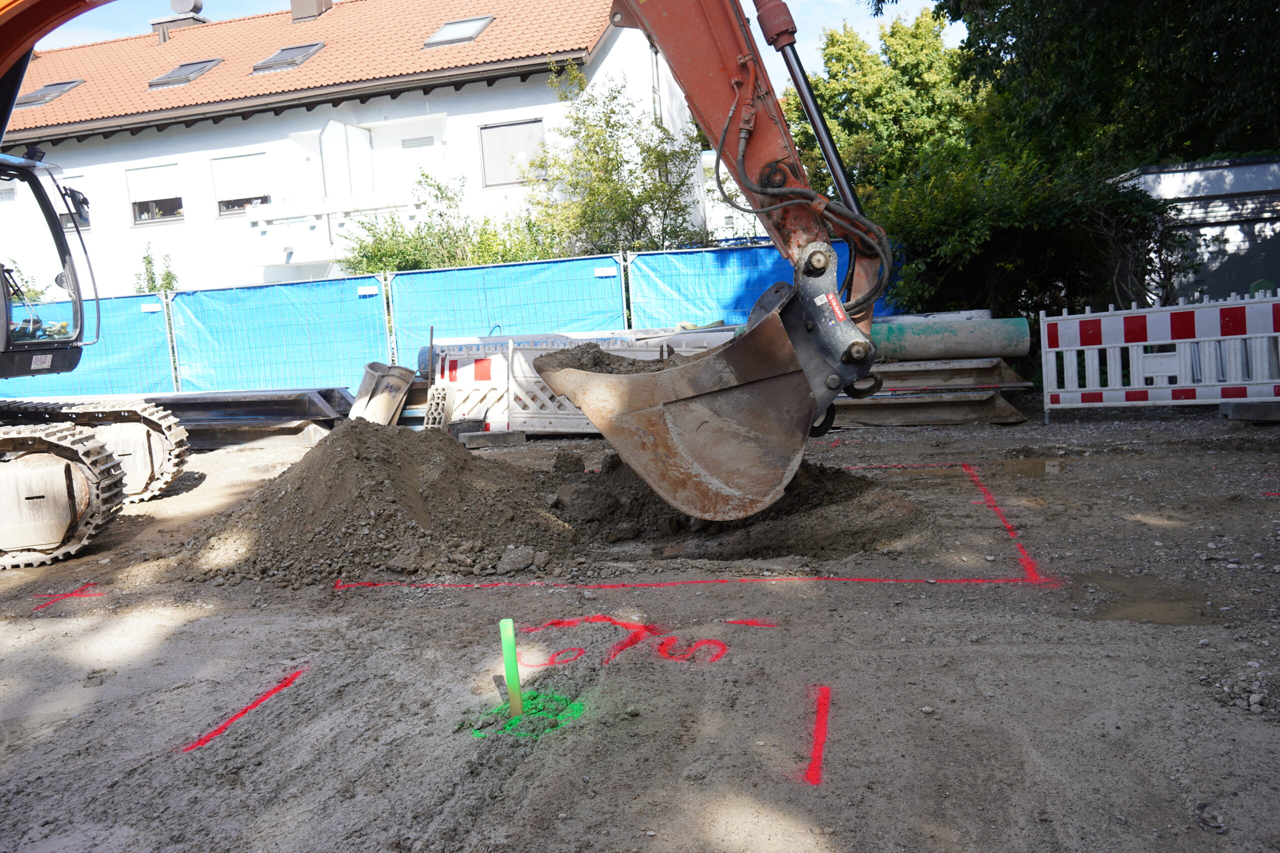 Zweitaushub zur Herstellung Flüssigboden-Baugrube
